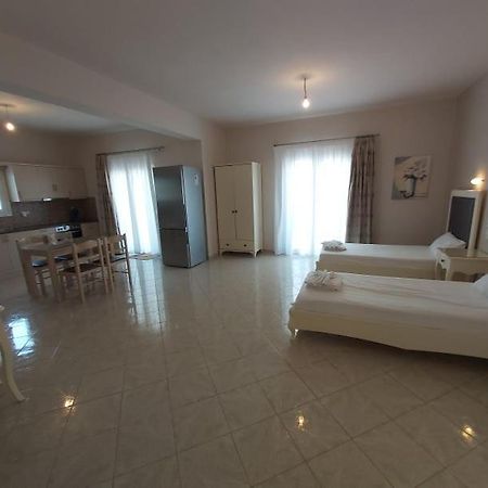 Konstantinos Apartments アマウディア エクステリア 写真