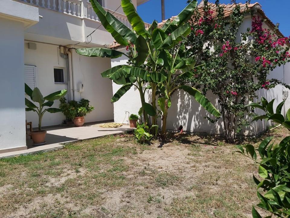 Konstantinos Apartments アマウディア エクステリア 写真