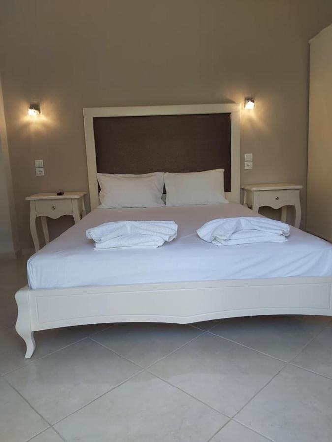 Konstantinos Apartments アマウディア エクステリア 写真