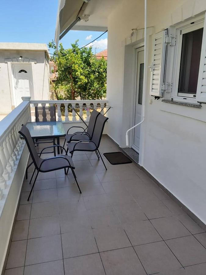 Konstantinos Apartments アマウディア エクステリア 写真