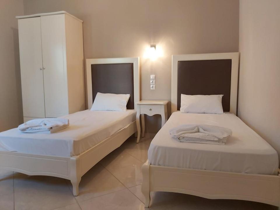 Konstantinos Apartments アマウディア 部屋 写真