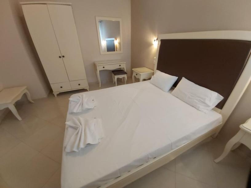 Konstantinos Apartments アマウディア 部屋 写真