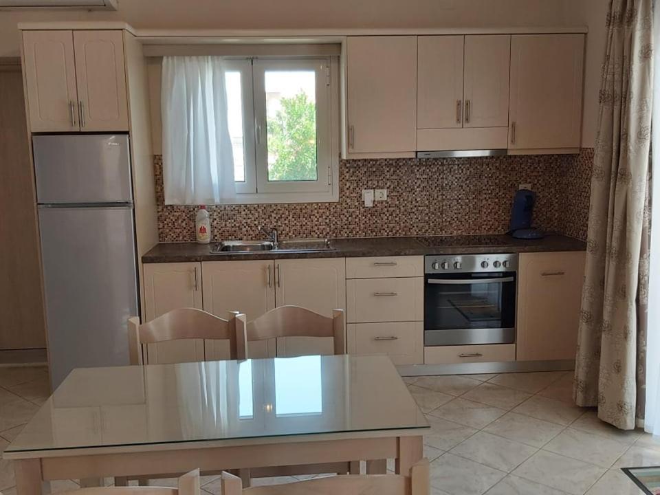 Konstantinos Apartments アマウディア 部屋 写真